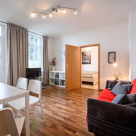 Helle Wohnung In Sudenburg Mit Balkon - Wlan, 4 Schlafplaetze Magdeburg Zewnętrze zdjęcie