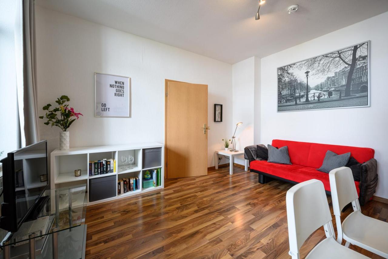 Helle Wohnung In Sudenburg Mit Balkon - Wlan, 4 Schlafplaetze Magdeburg Zewnętrze zdjęcie