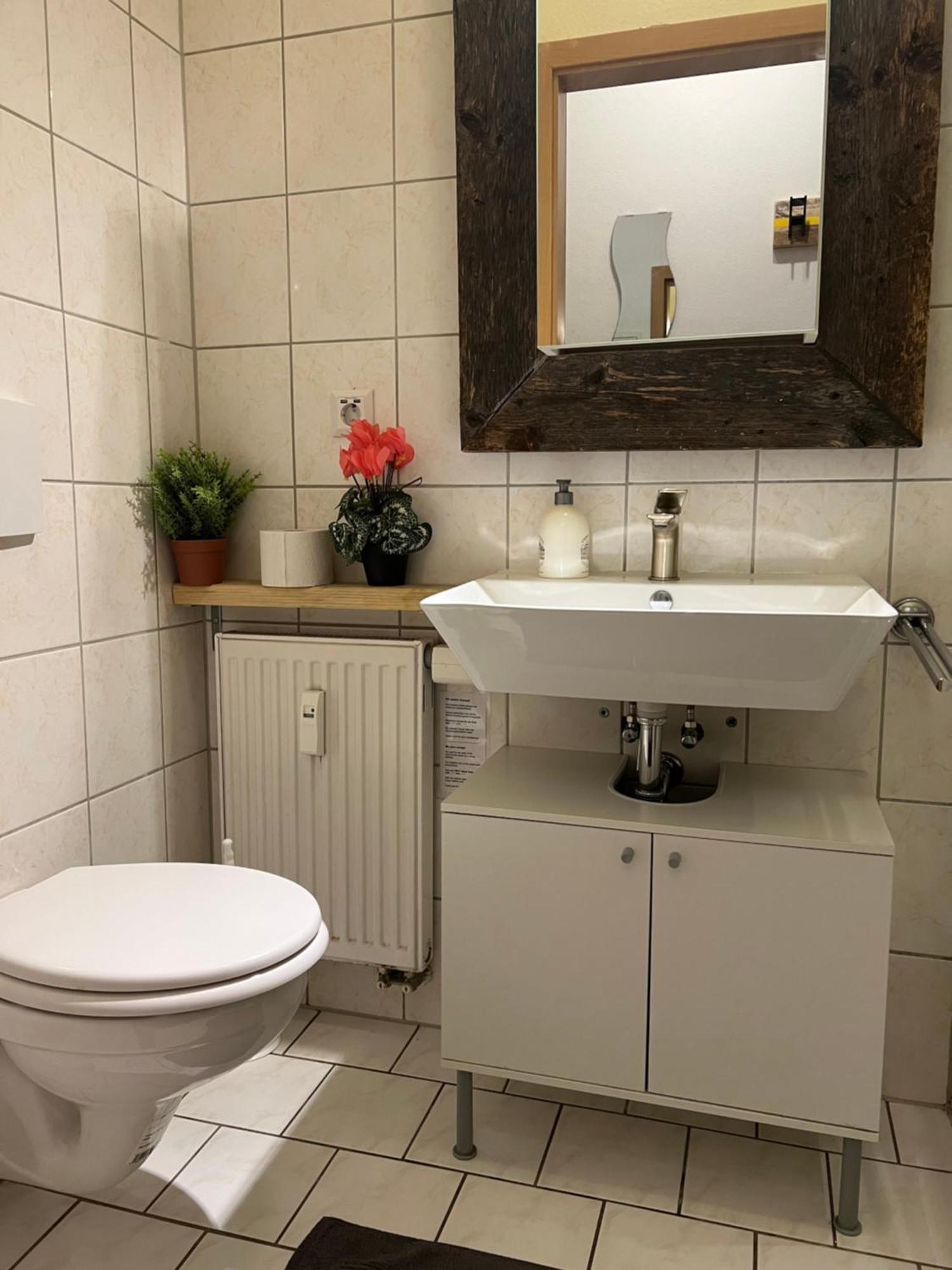 Helle Wohnung In Sudenburg Mit Balkon - Wlan, 4 Schlafplaetze Magdeburg Zewnętrze zdjęcie